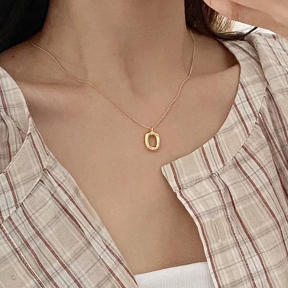 Simple Elegant Gold Silver Plated Necklace - Picture 5 of 6